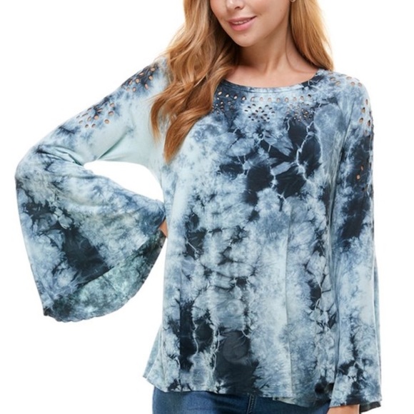 T Party Fashion Tops - 𝅺NWT T Party TIE DYE BELL SLEEVE TOP | Size Small